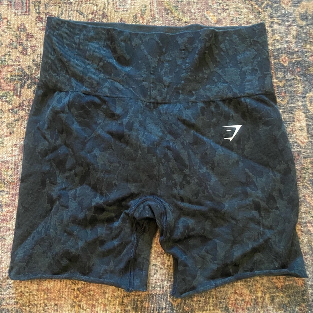 gym shark shorts size small